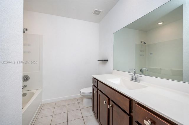 624 NE 5th St, Florida City, FL 33034