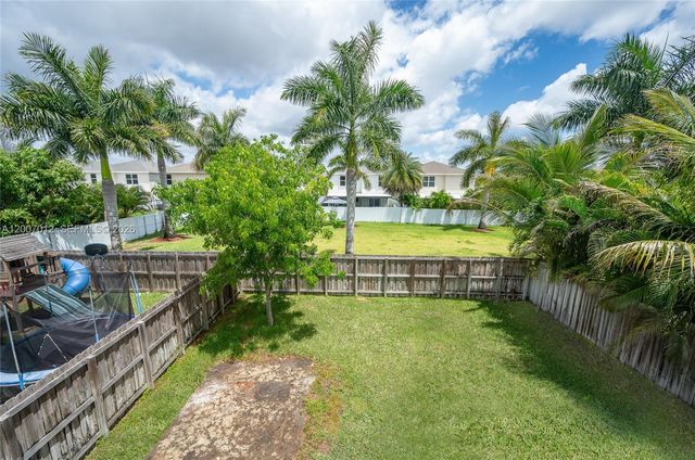 624 NE 5th St, Florida City, FL 33034