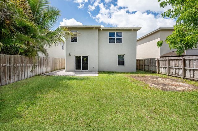 624 NE 5th St, Florida City, FL 33034