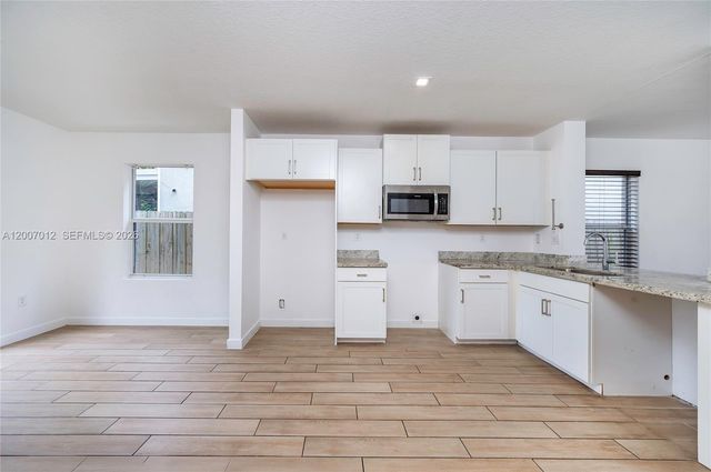 624 NE 5th St, Florida City, FL 33034