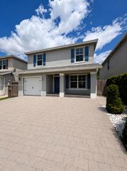 624 NE 5th St, Florida City, FL 33034