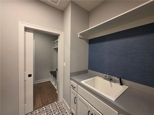 1205 Hampton Drive, Raymore, MO 64083
