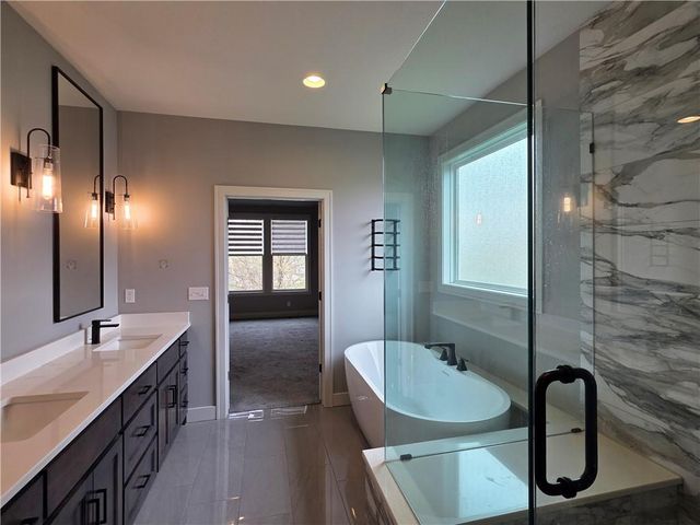 1205 Hampton Drive, Raymore, MO 64083