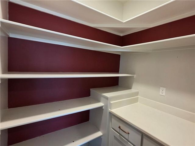 1205 Hampton Drive, Raymore, MO 64083