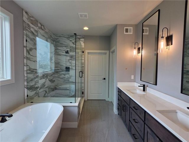 1205 Hampton Drive, Raymore, MO 64083