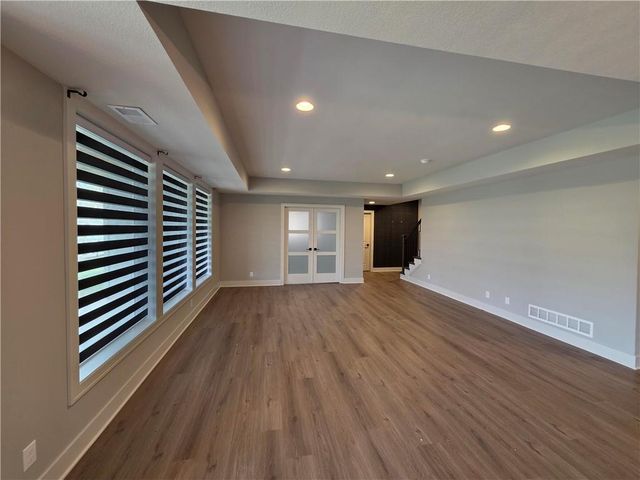 1205 Hampton Drive, Raymore, MO 64083