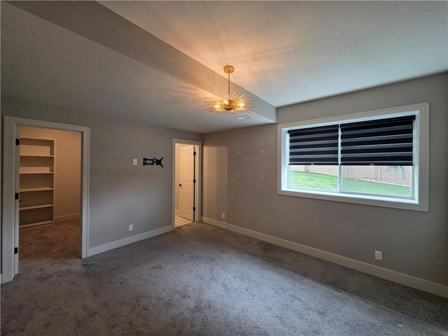 1205 Hampton Drive, Raymore, MO 64083