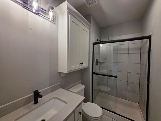 1205 Hampton Drive, Raymore, MO 64083