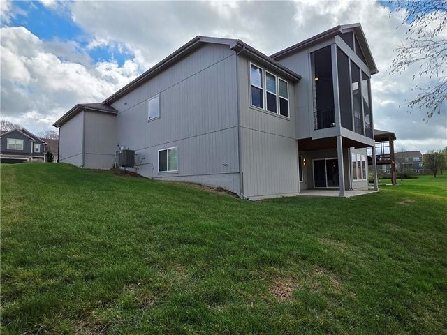 1205 Hampton Drive, Raymore, MO 64083