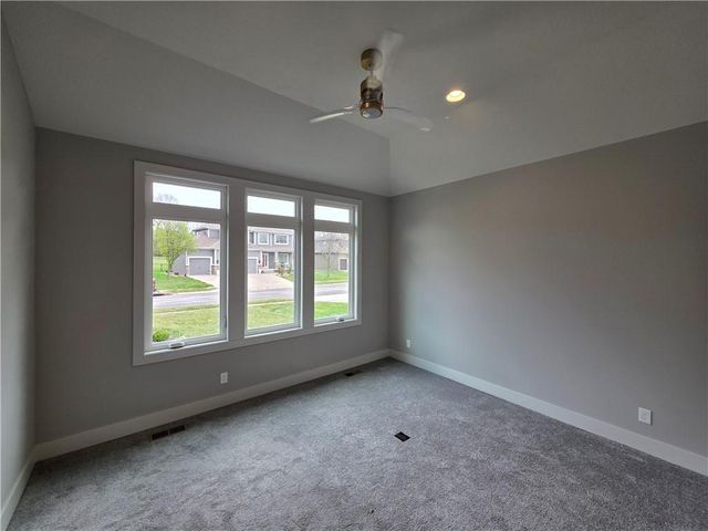1205 Hampton Drive, Raymore, MO 64083