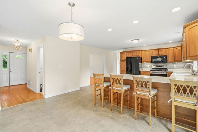 58 San Souci, South Hadley, MA 01075
