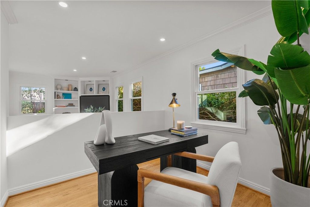 Image 11 of property listing at 1412 Vivian Lane, Newport Beach, CA 92660
