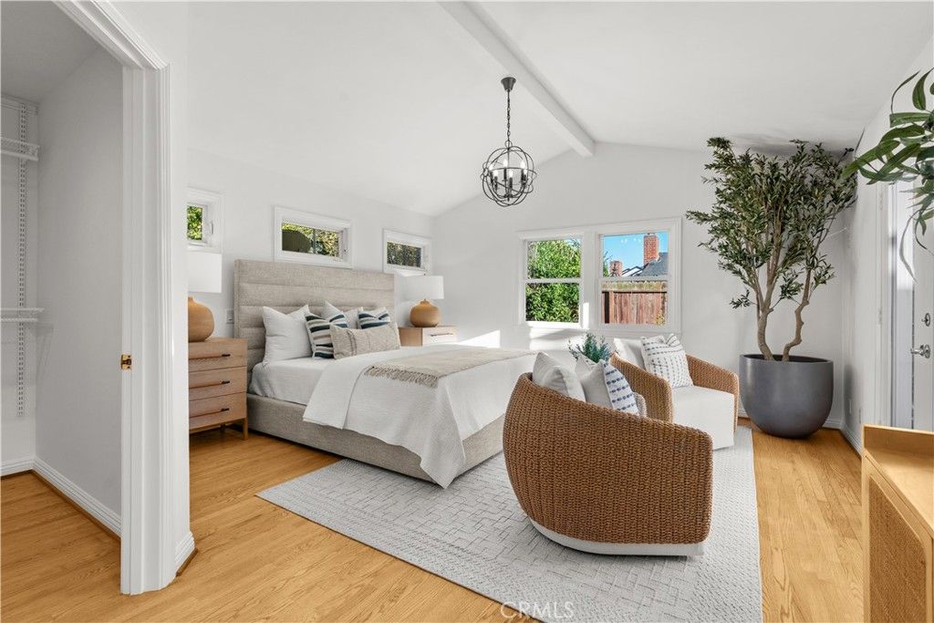 Image 12 of property listing at 1412 Vivian Lane, Newport Beach, CA 92660