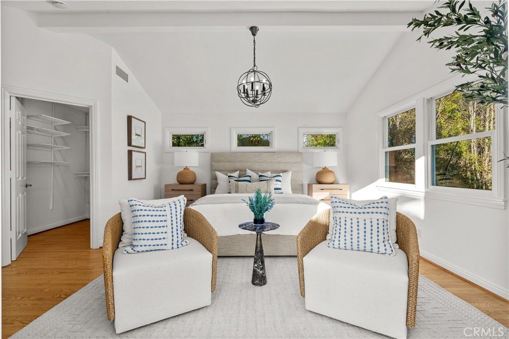 Image 13 of property listing at 1412 Vivian Lane, Newport Beach, CA 92660