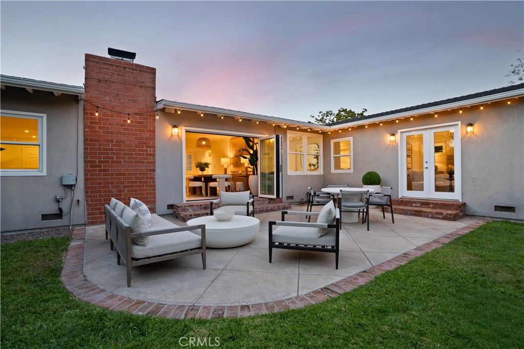 Image 22 of property listing at 1412 Vivian Lane, Newport Beach, CA 92660