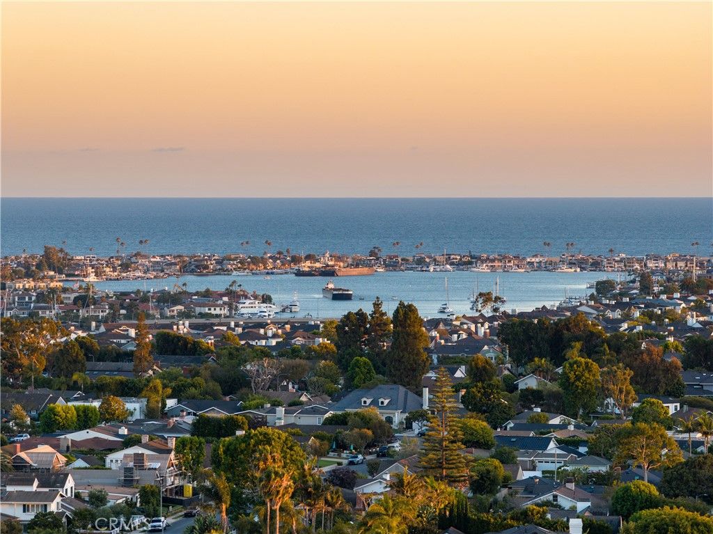 Image 27 of property listing at 1412 Vivian Lane, Newport Beach, CA 92660