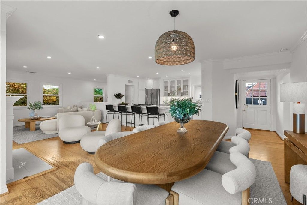 Image 2 of property listing at 1412 Vivian Lane, Newport Beach, CA 92660