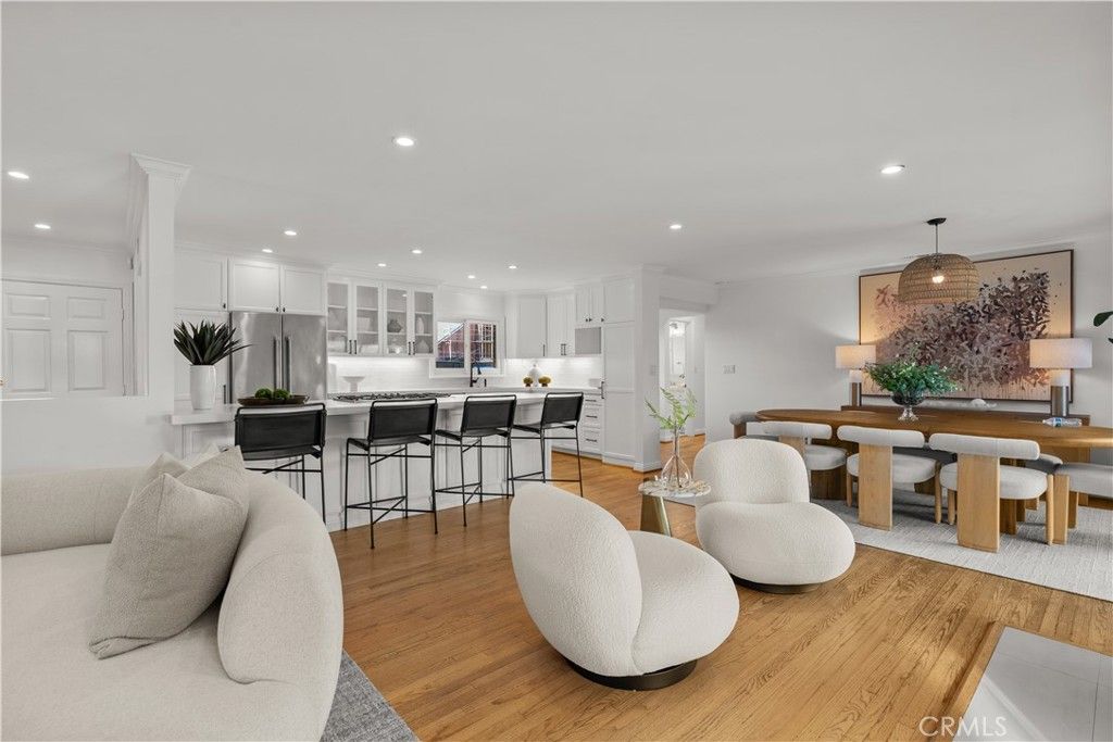 Image 4 of property listing at 1412 Vivian Lane, Newport Beach, CA 92660