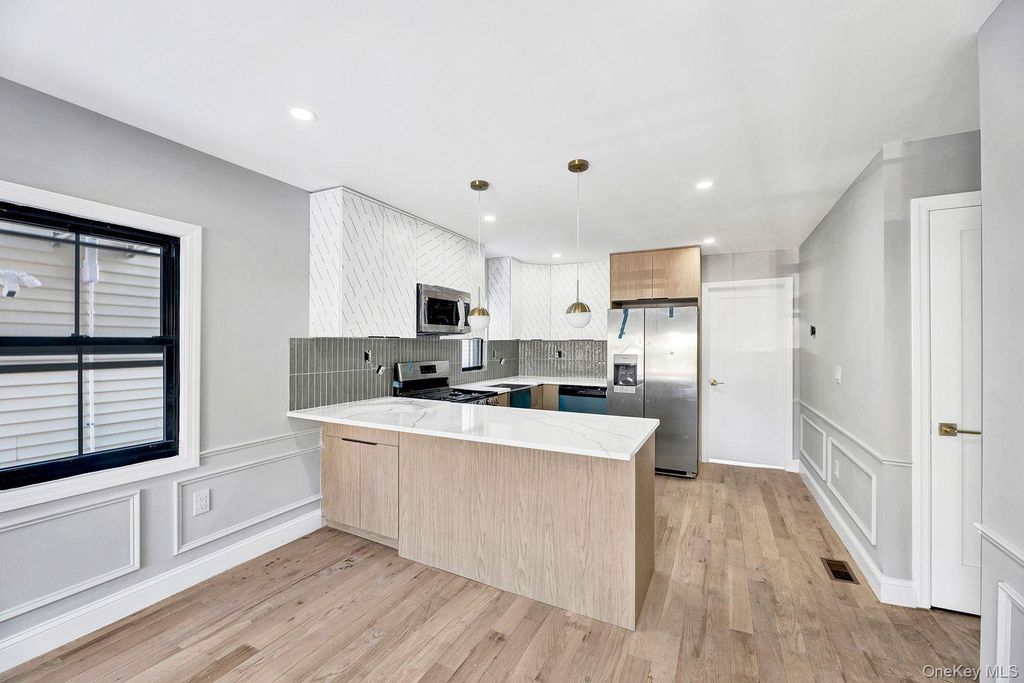 9318 Foster Avenue, Brooklyn, NY 11236