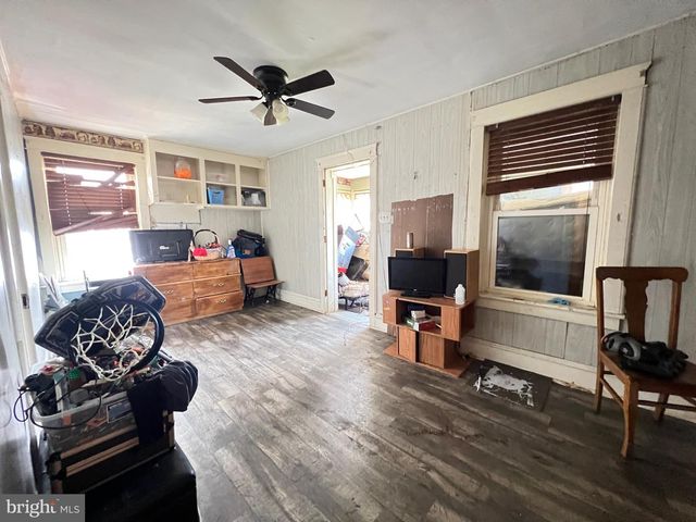 16 E HANOVER ST, Hanover, PA 17331