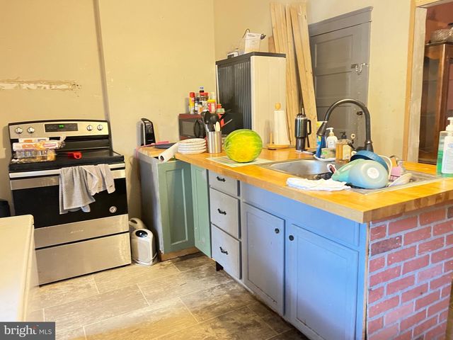 16 E HANOVER ST, Hanover, PA 17331