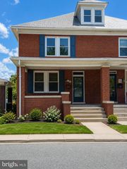 16 E HANOVER ST, Hanover, PA 17331