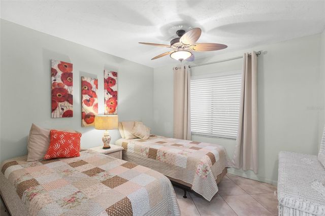 1633 BOATHOUSE CIRCLE 134, Sarasota, FL 34231