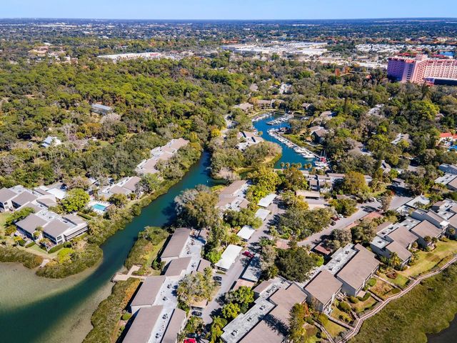 1633 BOATHOUSE CIRCLE 134, Sarasota, FL 34231