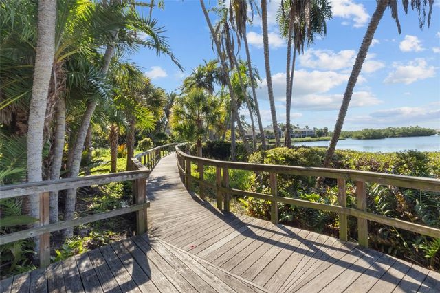 1633 BOATHOUSE CIRCLE 134, Sarasota, FL 34231