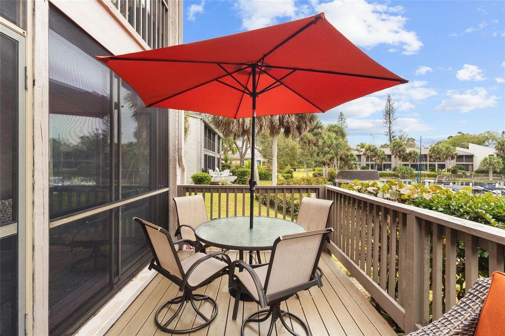 Image 21 of property listing at 1633 BOATHOUSE CIRCLE 134, Sarasota, FL 34231