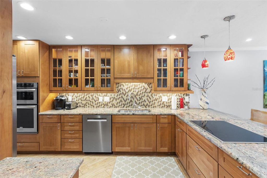 Image 10 of property listing at 1633 BOATHOUSE CIRCLE 134, Sarasota, FL 34231