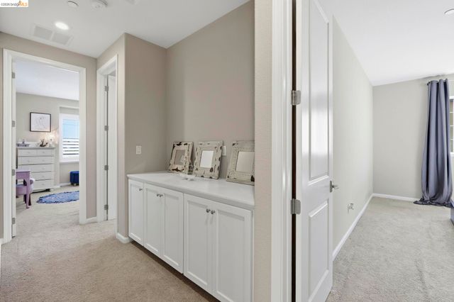 369 Parkfield Way, Oakley, CA 94561