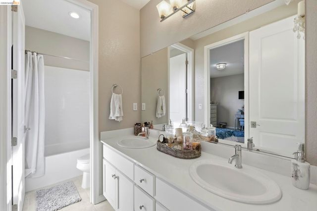 369 Parkfield Way, Oakley, CA 94561