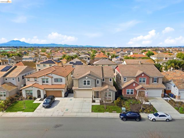 369 Parkfield Way, Oakley, CA 94561