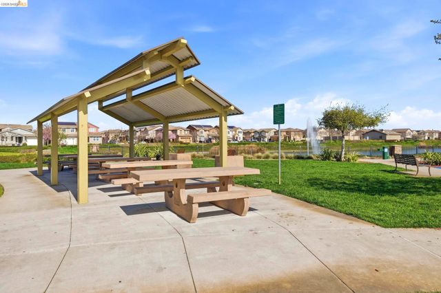 369 Parkfield Way, Oakley, CA 94561