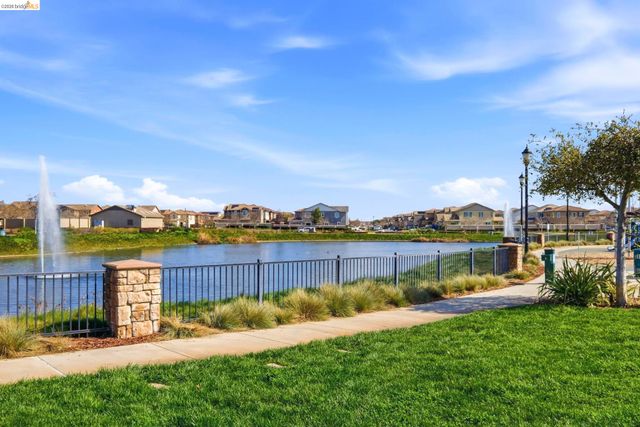 369 Parkfield Way, Oakley, CA 94561