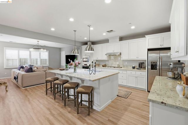 369 Parkfield Way, Oakley, CA 94561