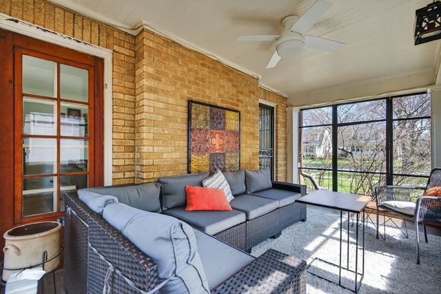 618 Monroe Avenue, River Forest, IL 60305