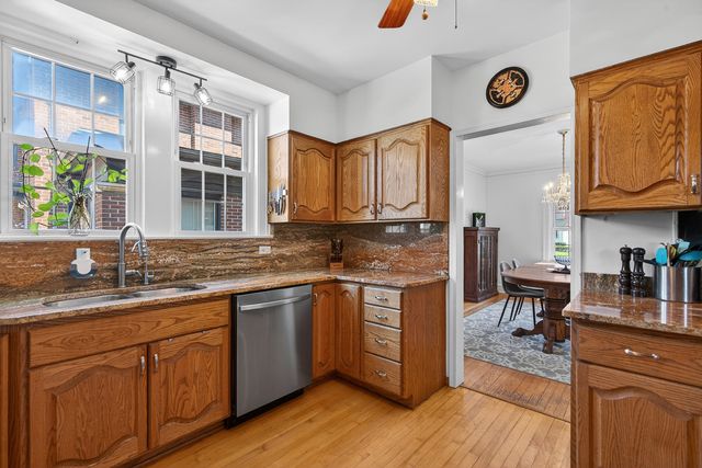 618 Monroe Avenue, River Forest, IL 60305