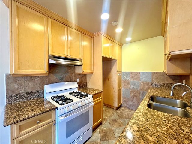 1035 Western Ave 4, Glendale, CA 91201