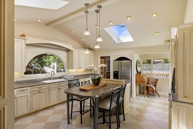 494 Grove Acre, Pacific Grove, CA 93950