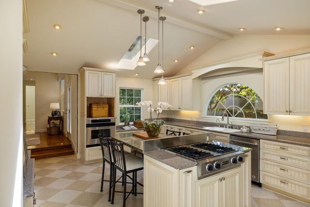 494 Grove Acre, Pacific Grove, CA 93950