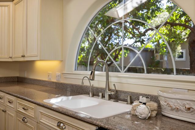 494 Grove Acre, Pacific Grove, CA 93950