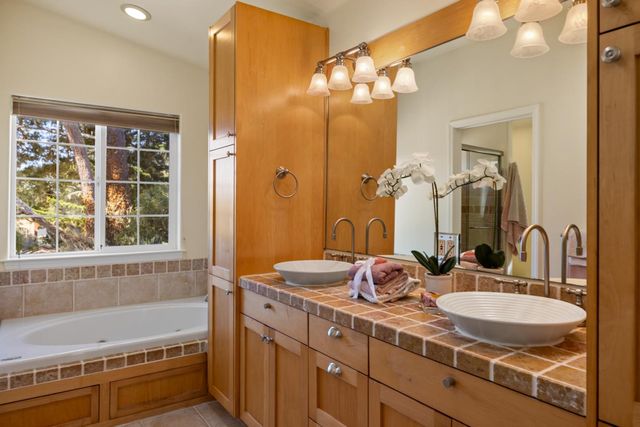 494 Grove Acre, Pacific Grove, CA 93950