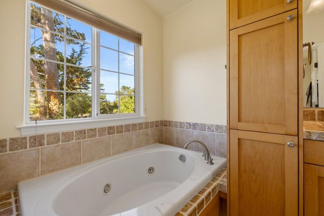 494 Grove Acre, Pacific Grove, CA 93950
