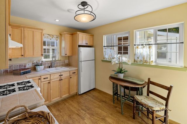 494 Grove Acre, Pacific Grove, CA 93950