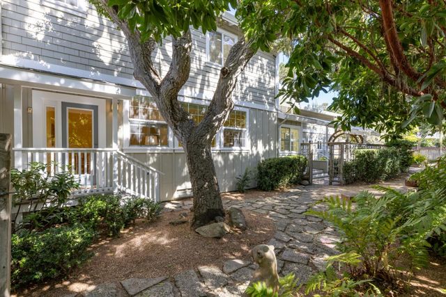 494 Grove Acre, Pacific Grove, CA 93950