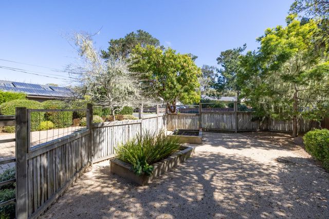 494 Grove Acre, Pacific Grove, CA 93950
