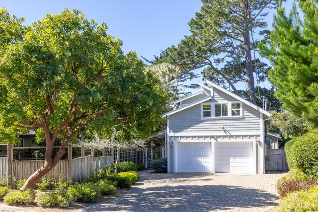 494 Grove Acre, Pacific Grove, CA 93950