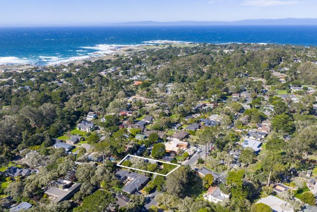494 Grove Acre, Pacific Grove, CA 93950